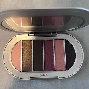 NWOT Ariana Grande REM Beauty “Smitten Kitten” Eyeshadow Palette